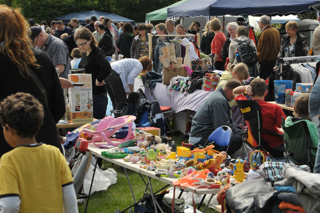 Bild Thomas Kleinert: Flohmarkt im Gaßbachtal